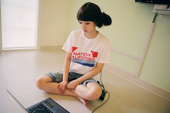 �ɰ�Ů��QQ�ռ�ͼƬ�ز�