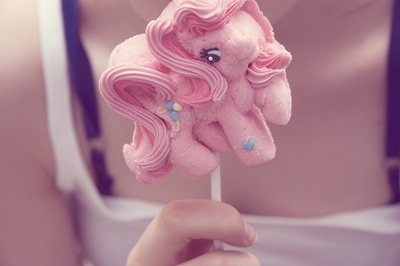 ���˻���ֻ���ഺ������_Ψ���⾳�Ŀɰ�QQ�ռ��ز�