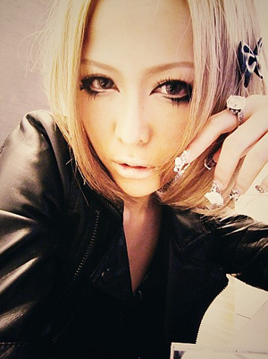QQ�ռ�Ů���ز�