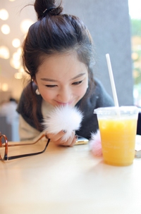 QQ�ռ���ҳ�ز�