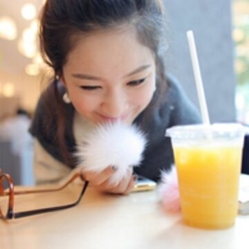 QQ�ռ���ҳ�ز�