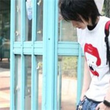 ����˵�����������е��漣_ʱ�и���90����ŮQQͷ��