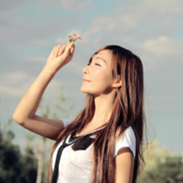 装的那么强悍的我其实不堪一击_清新自然的非主流男女QQ空间图片