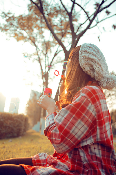 ��ֻ��ͻȻ����޴�_�����Ҹ��ķ��������Ů��QQ�ռ�ͼƬ�ز�
