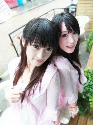 �Ұ��Լ������΢�Ľ���_�ɰ�˫��̥���û�QQ�ռ�ͼƬ�ز�