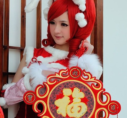 Ϊ�㴩�Ϻ�ɫ����_2011����ϲ��Ů��QQ�ռ�ͼƬ�ز�