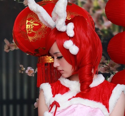 Ϊ�㴩�Ϻ�ɫ����_2011����ϲ��Ů��QQ�ռ�ͼƬ�ز�