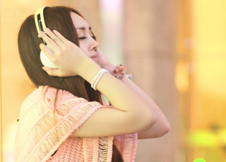 ������һ�ж���αװ_˼���˸еķ�����Ů��QQ�ռ�ͼƬ�ز�