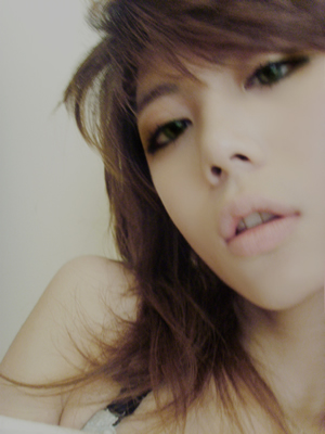 ��ͻȻ�ſ����ֻ������¶�_�Ը����˵�ʱ��Ů��QQ�ռ�ͼƬ