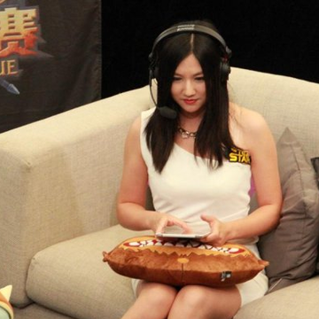LOLS4世界总决赛现场美女