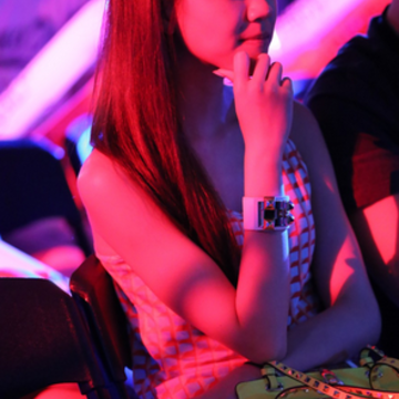 LOLS4世界总决赛现场美女