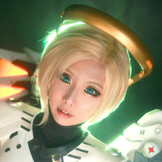 �����ȷ�����èCosplay��ʹ��ֽ����