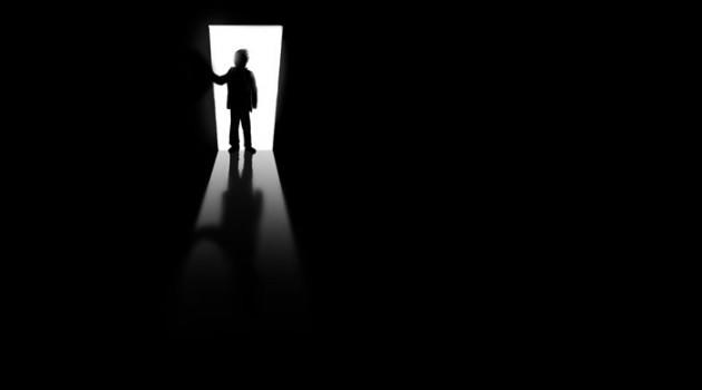 《小黑屋 A Dark Room》 14072305-630x350.jpg