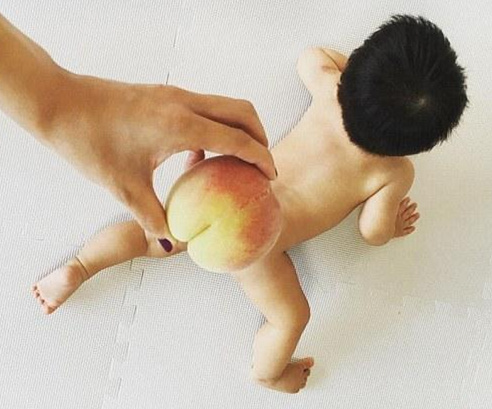 日本妈咪晒萌宝照片走红网络4P