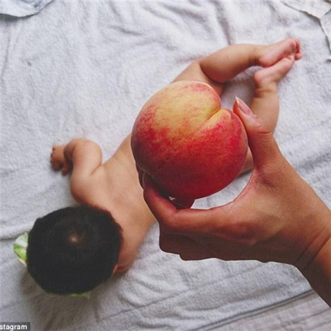 日本妈咪晒萌宝照片走红网络4P