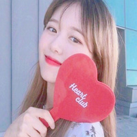 һ��ɰ�С���µ�Ů��ͼƬ���µ� һ��ƿ���ξ�ȫ������