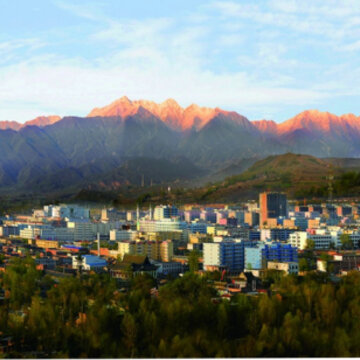 新积石山 新积石山