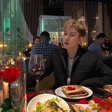 �����Ե�����ͷ��һ��һ�Ŷ��� �ÿ��ֲ����Ե���ͷ�ϼ�