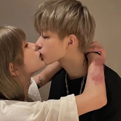 �ܰ�����˫������ͷ��һ��һ�� ������ϲ���Ŀ��Ǹо���û��