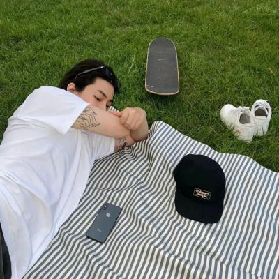 真人超级帅气又超级温柔的小清新头像 万物各有时令爱也到了秋天