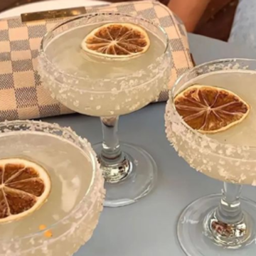 �������Ӷ�������о���ţ �ر��е����Ķ̾�