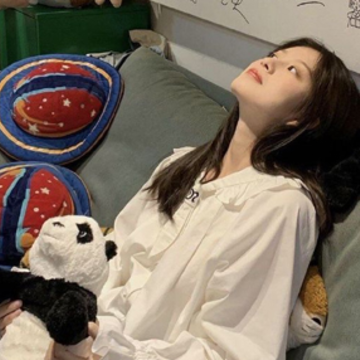 搞笑女官宣恋爱发的语录 女生官宣调皮小短句 搞笑女官宣恋爱发的语录 女生官宣调皮小短句
