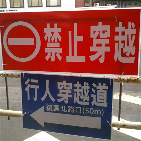 2022很个性的带字背景图超火 大家压力都很大