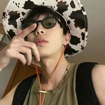 让人大爱的男生头像很高级 晨起暮落是日子奔波忙碌是人生