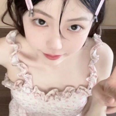 2022甜妹怼脸自拍女头网图合集 星空在璀璨的夏梦里转动