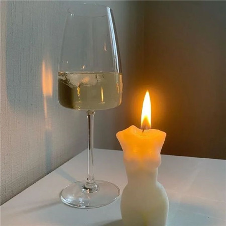 全新很好看又很高级的背景图 他不害怕失去你态度当然很随意