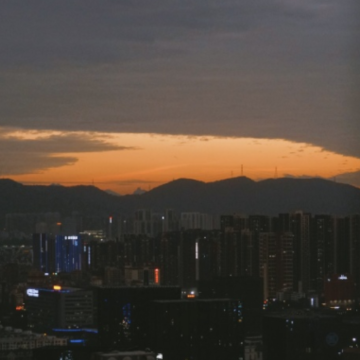一个人走在夜里害怕的说说 一个人怕黑的伤感说说 一个人走在夜里害怕的说说 一个人怕黑的伤感说说