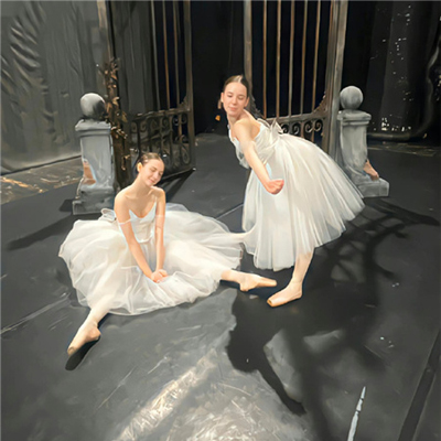 �������ʵĺܻ𱬵�΢���ز����� ��Χ�еľ����ӵ����������ز�
