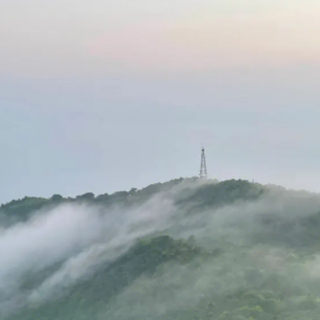 夜爬山的朋友圈心情说说 夜晚爬山朋友圈文案 夜爬山的朋友圈心情说说 夜晚爬山朋友圈文案