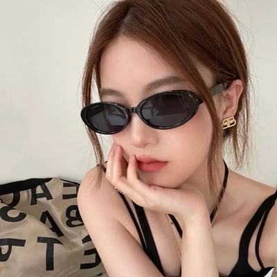 ���������ŵ���Ů����Ůͷ ����ɫȮ�������籣���峺