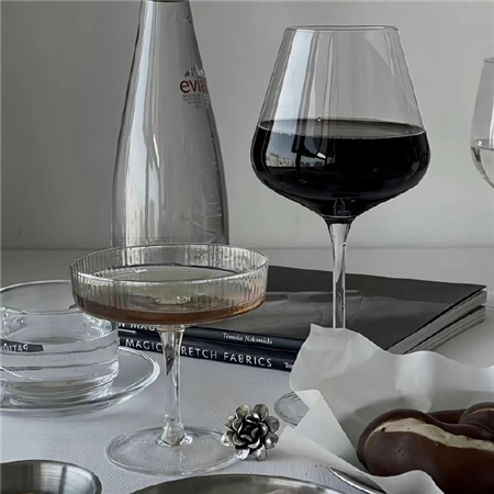 ��Լins�ڰ�ϵ�ı���ͼ ̫����ϸ�ڵ������ǲ�����