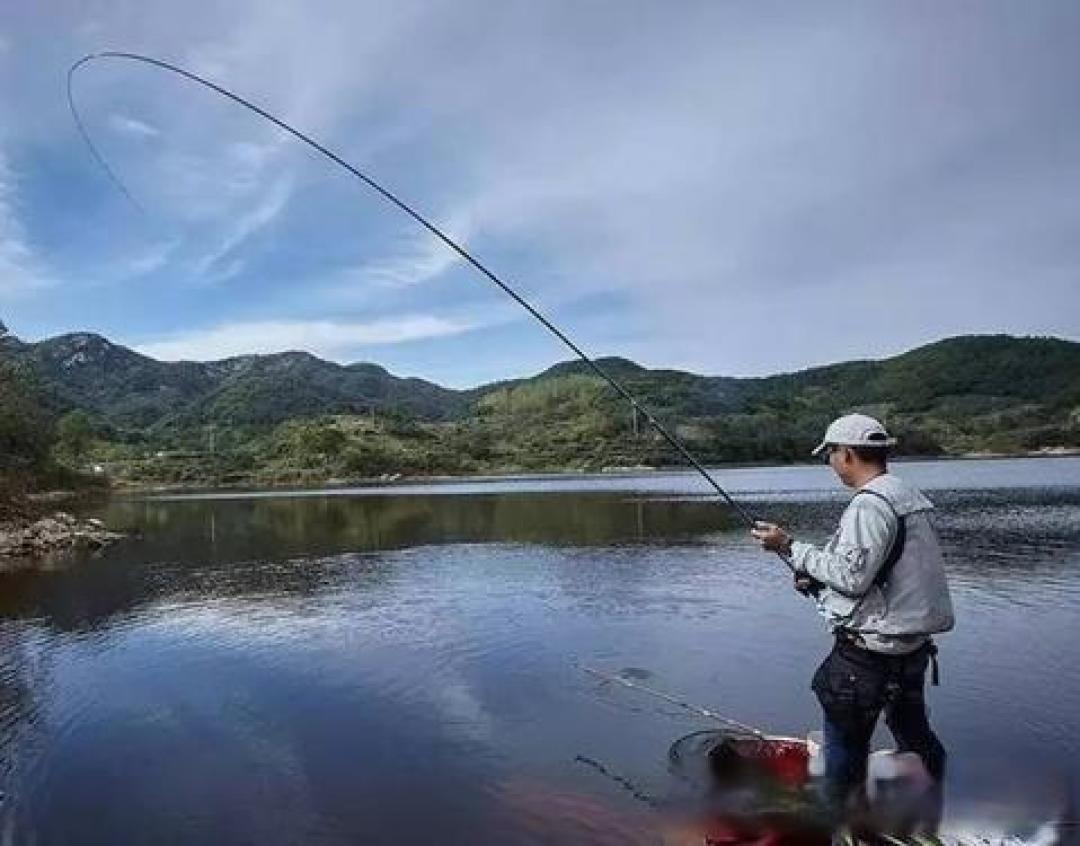 How to Fish 新手钓鱼入门技巧一学就会 从选装备到看漂相全流程配图