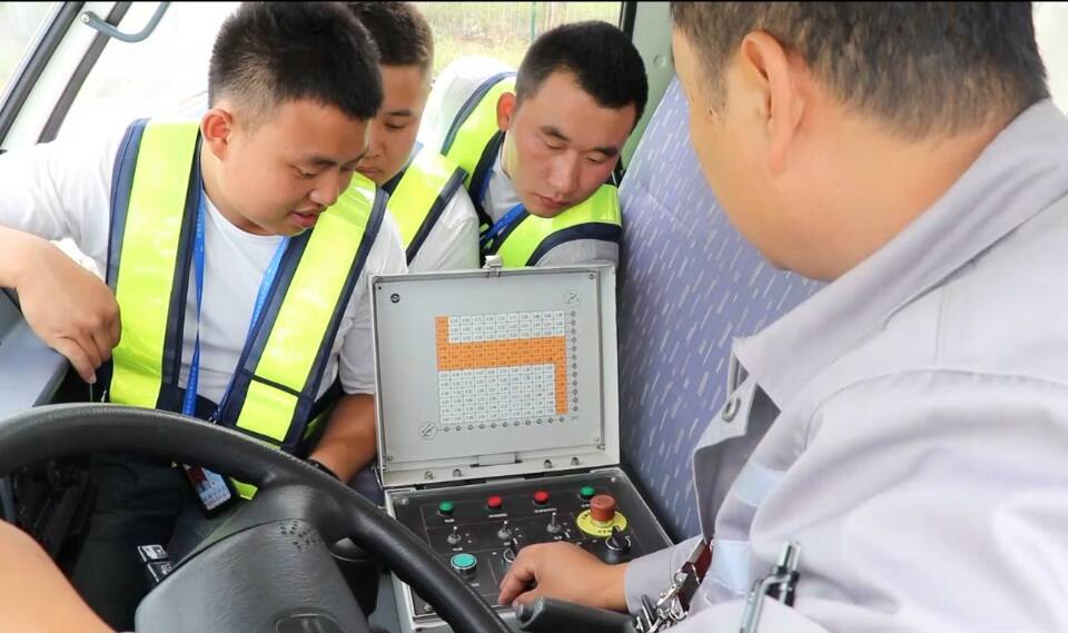 特种车驾驶训练新手入门技巧与实操要点全过程图解