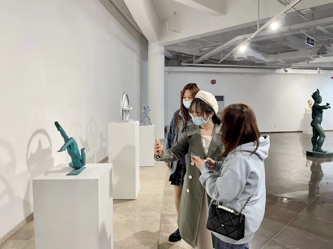 艺术的完美呈现 家庭观展与互动体验场景