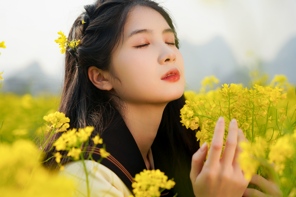 照片相册管理 手机相册整理前后对比效果图 分类清晰快速查找照片