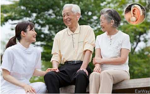 冠听助听器老人佩戴真实体验场景图