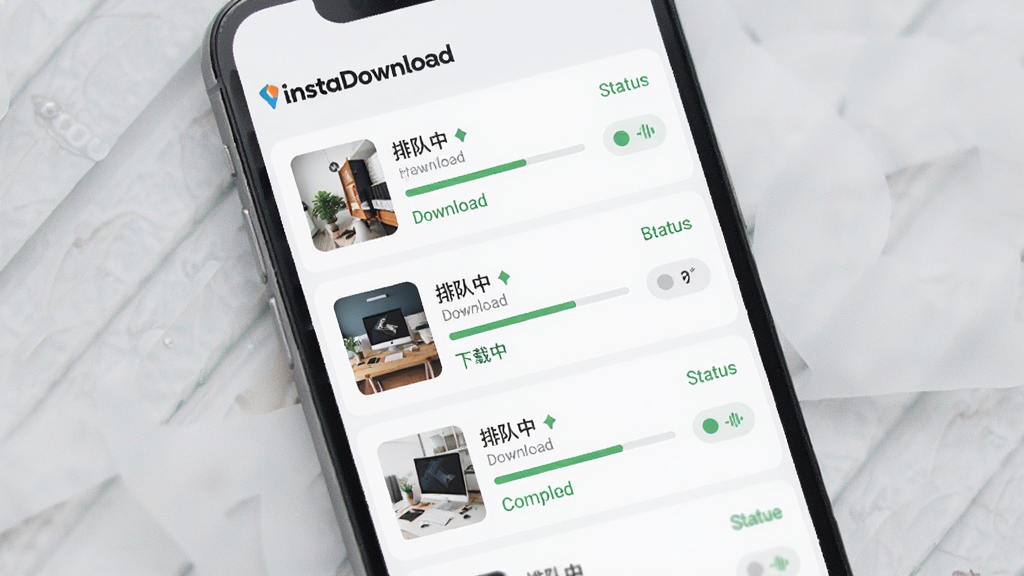 画面展示 InstaDownload 的批量下载任务列表界面,手机屏幕中排列多条下载任务,每条任务带有缩略图、进度条和状态标签,布局为纵向列表式构图,风格为简洁商务扁平风,细节包含排队中、下载中、已完成三种状态标识,背景为浅色磨砂质感,画质清晰干净,无多余元素