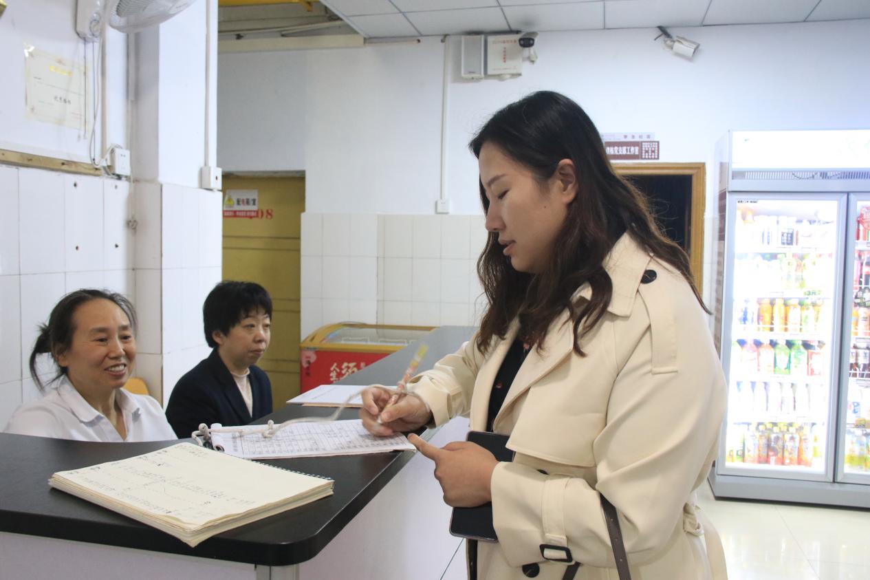今日校园辅导员版 学生签到查寝记录页面