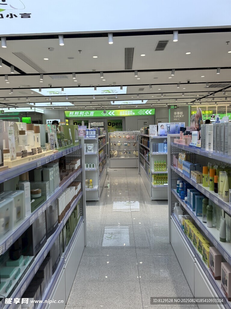 你好超市Hello Supermarket 货架陈列与购物路线实拍图