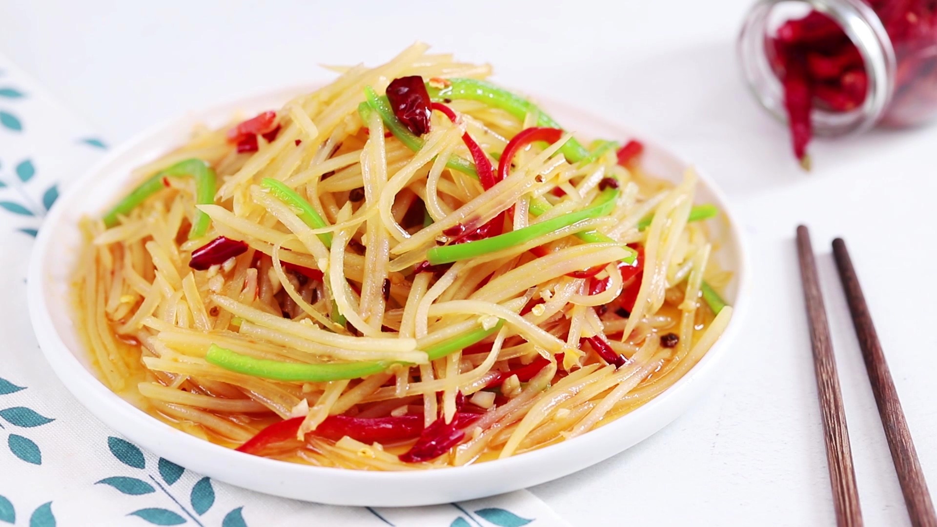 美食联结 酸辣土豆丝 家乡味道 配图