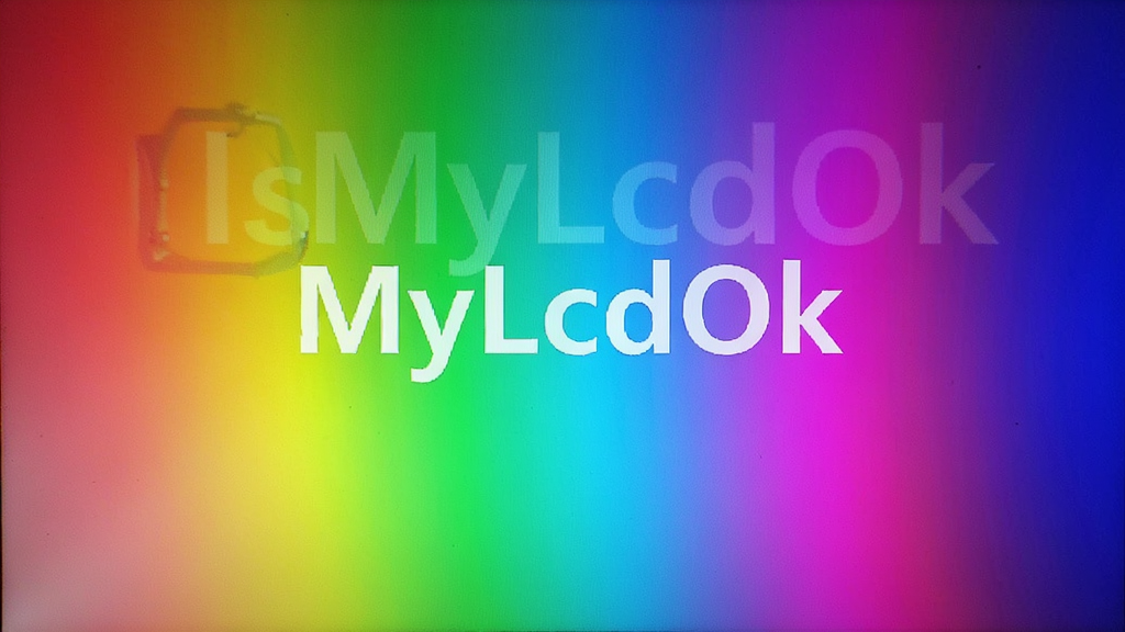 IsMyLcdOK显示渐变色彩测试图案,屏幕从左到右由红色过渡到蓝色,色彩过渡自然平滑,中央有软件名称水印,画面清晰展示色彩渐变效果,用于检测屏幕色彩显示性能,画质高,无多余元素