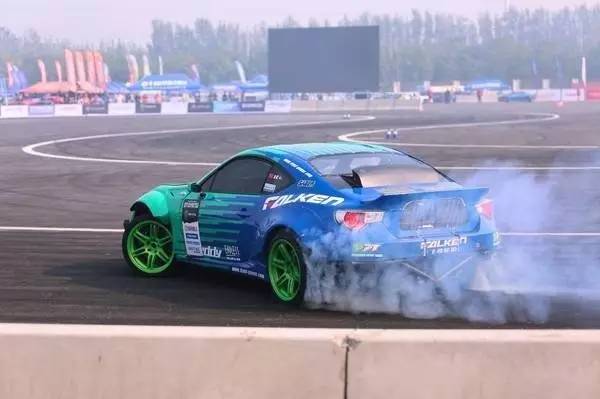 加热齿轮漂移世界 赛事冲分 技巧攻略