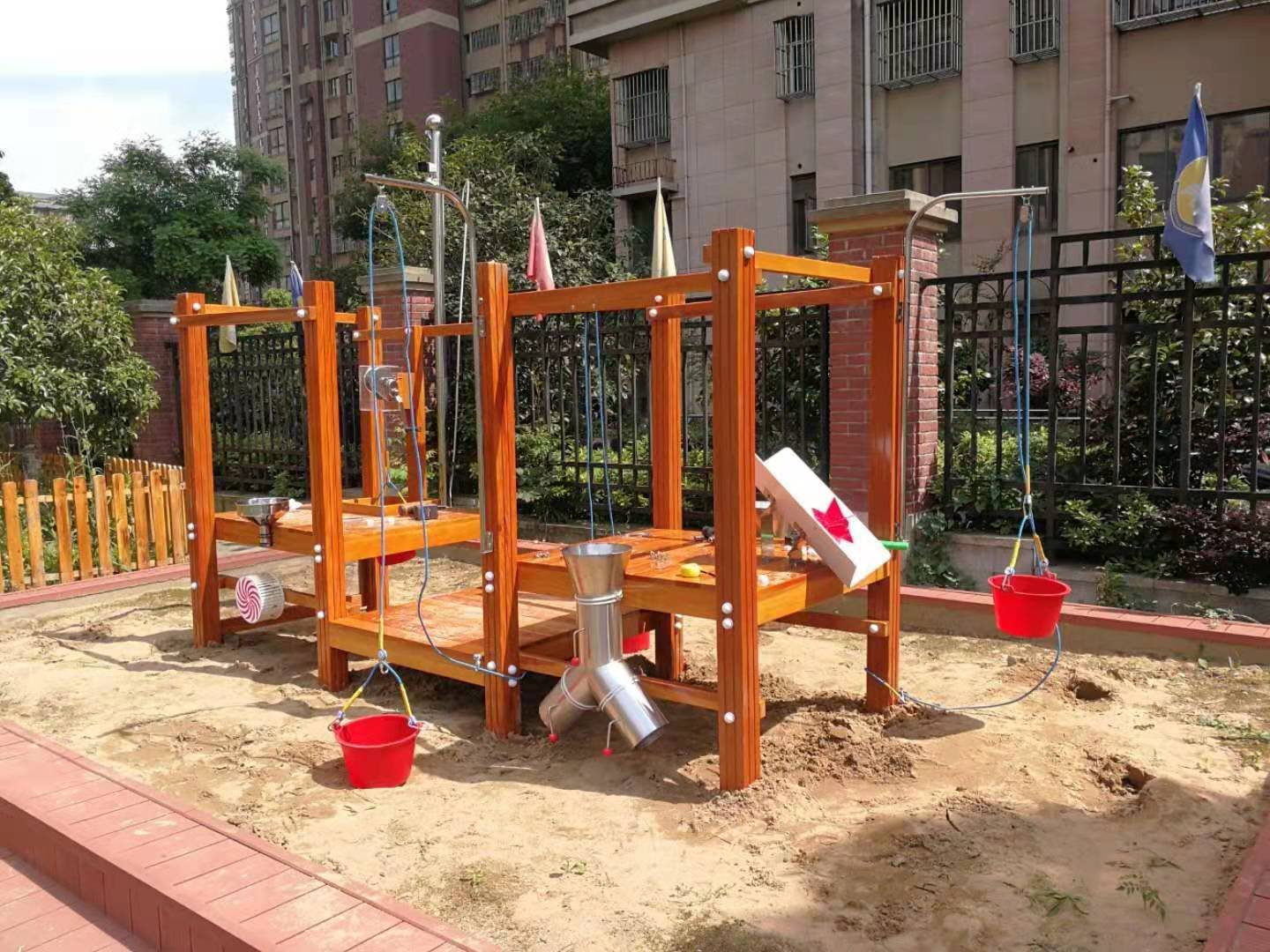 豌豆杆游乐场儿童攀爬架沙池实拍