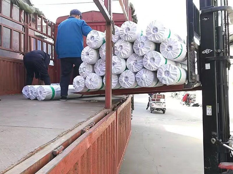 抛货网一手货源批发市场打包发货现场