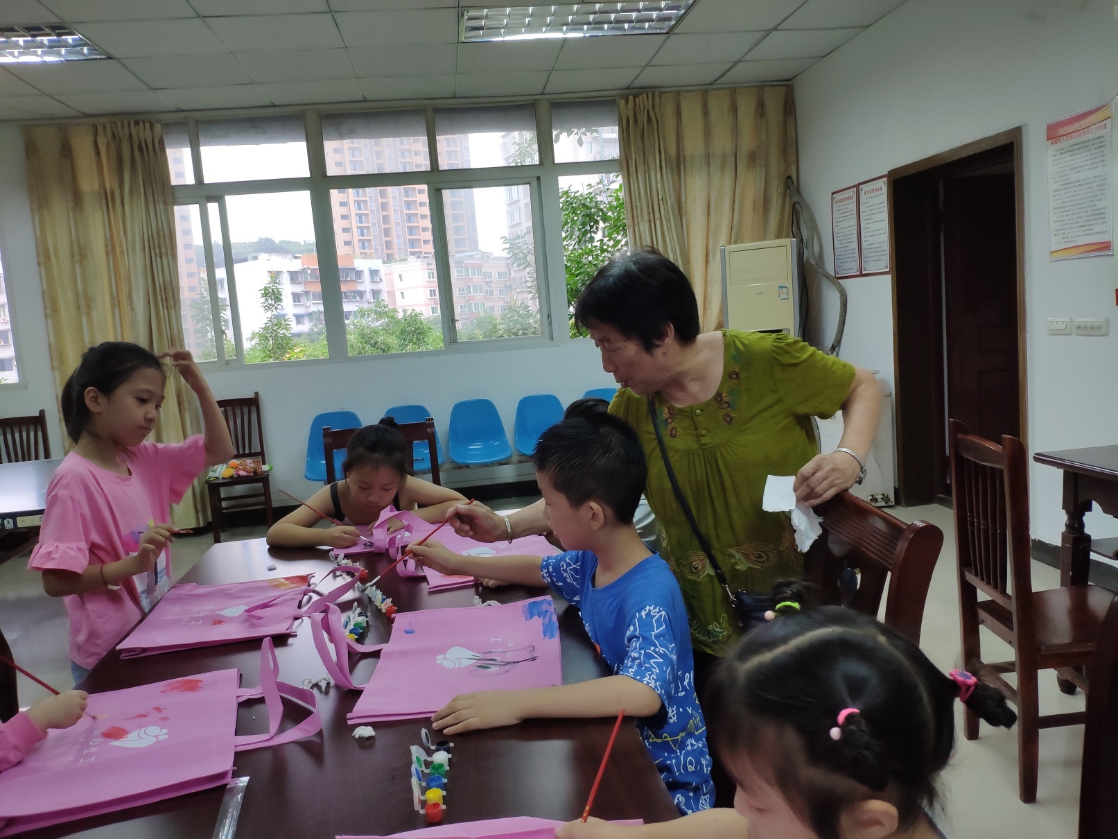 小小脑洞家 亲子编故事 家长和孩子互动真实场景