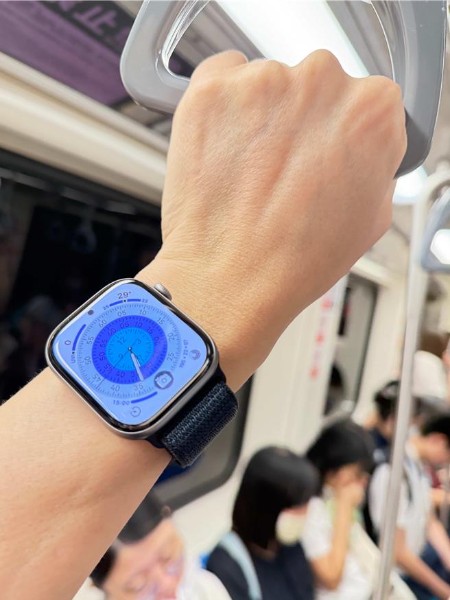 微电玩Apple Watch版 通勤场景下手表玩游戏